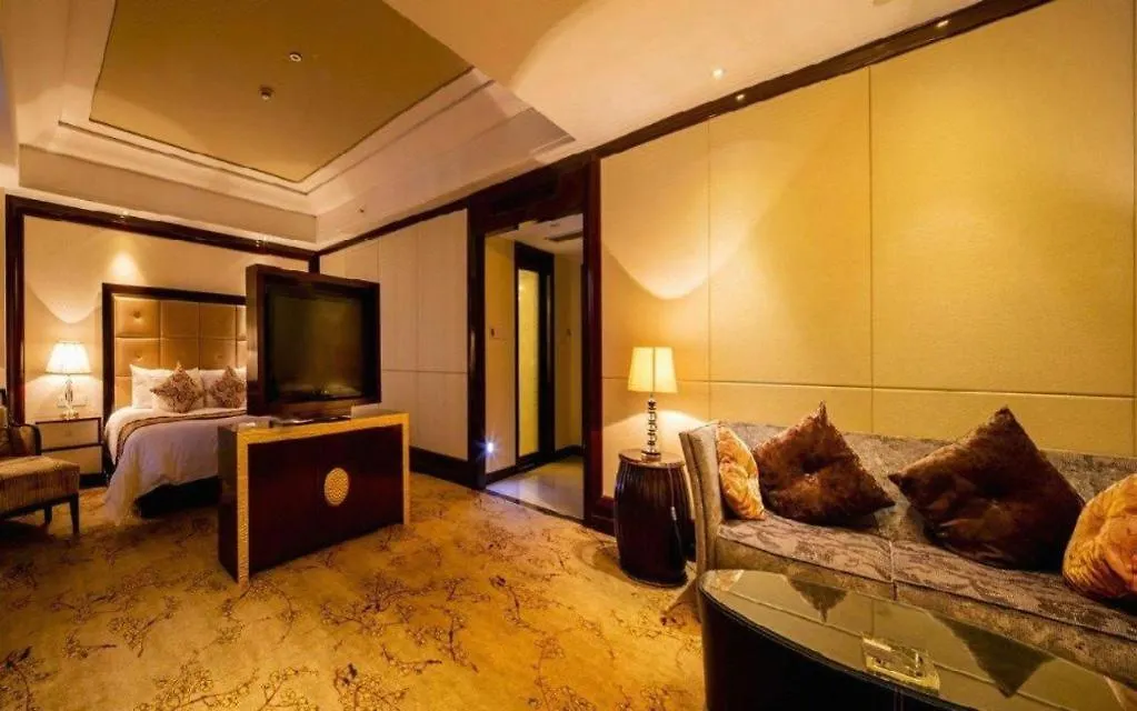 *****  New Century Grand Hotel Xinxiang China