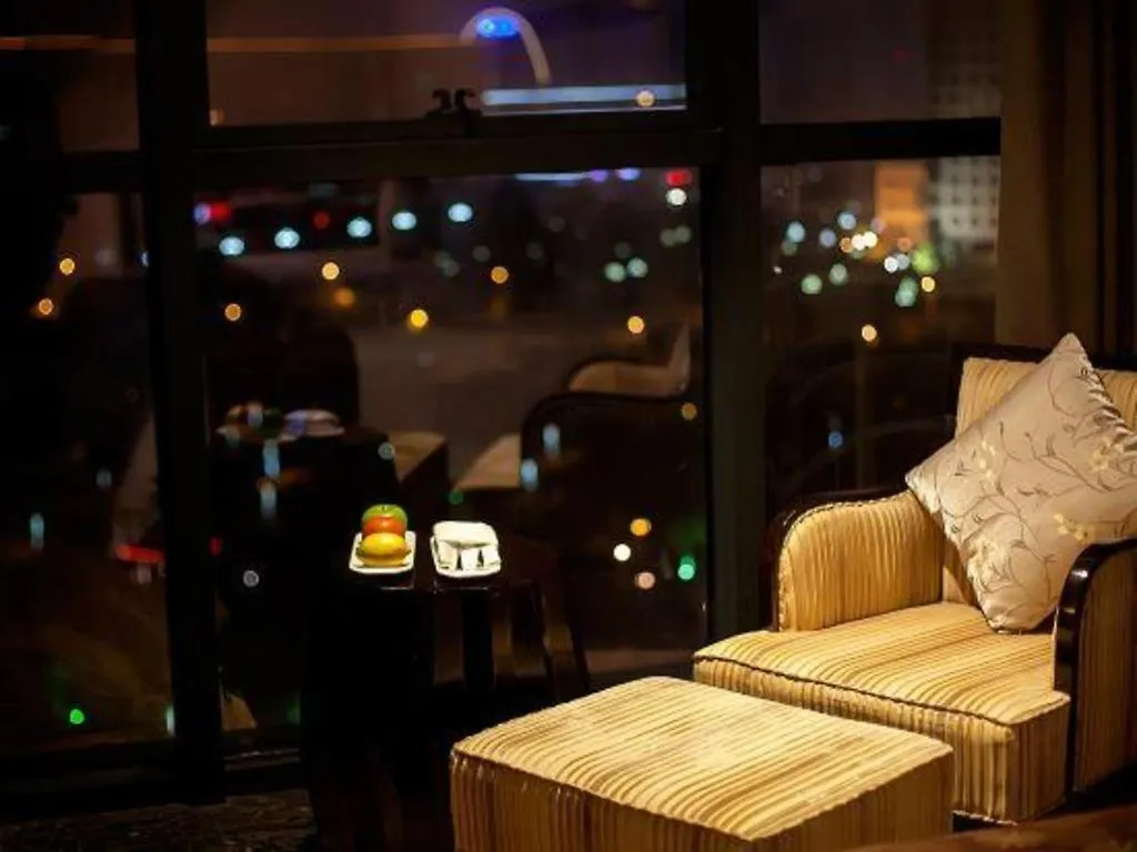 New Century Grand Hotel Xinxiang 5*,